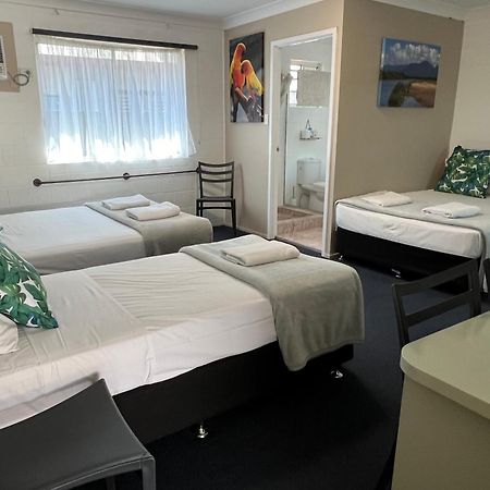 Spanish Lace Motor Inn Таунсвіль Екстер'єр фото