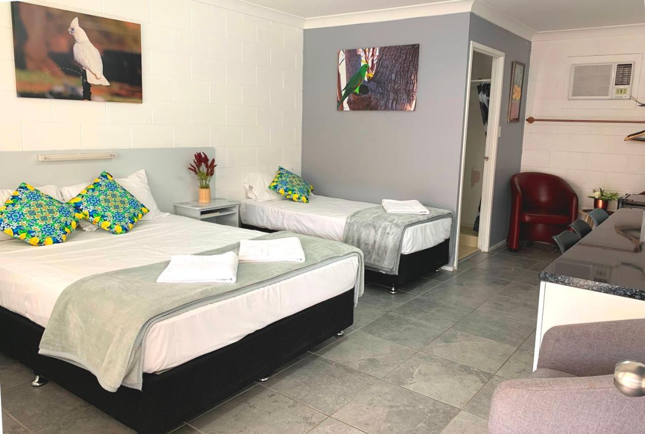 Spanish Lace Motor Inn Таунсвіль Екстер'єр фото