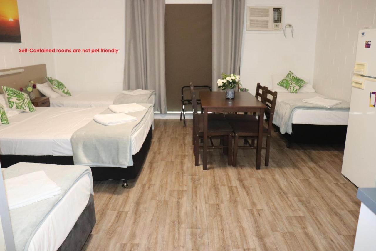 Spanish Lace Motor Inn Таунсвіль Екстер'єр фото