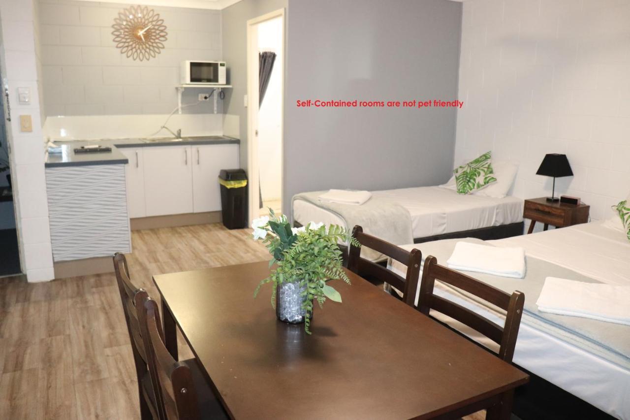 Spanish Lace Motor Inn Таунсвіль Екстер'єр фото