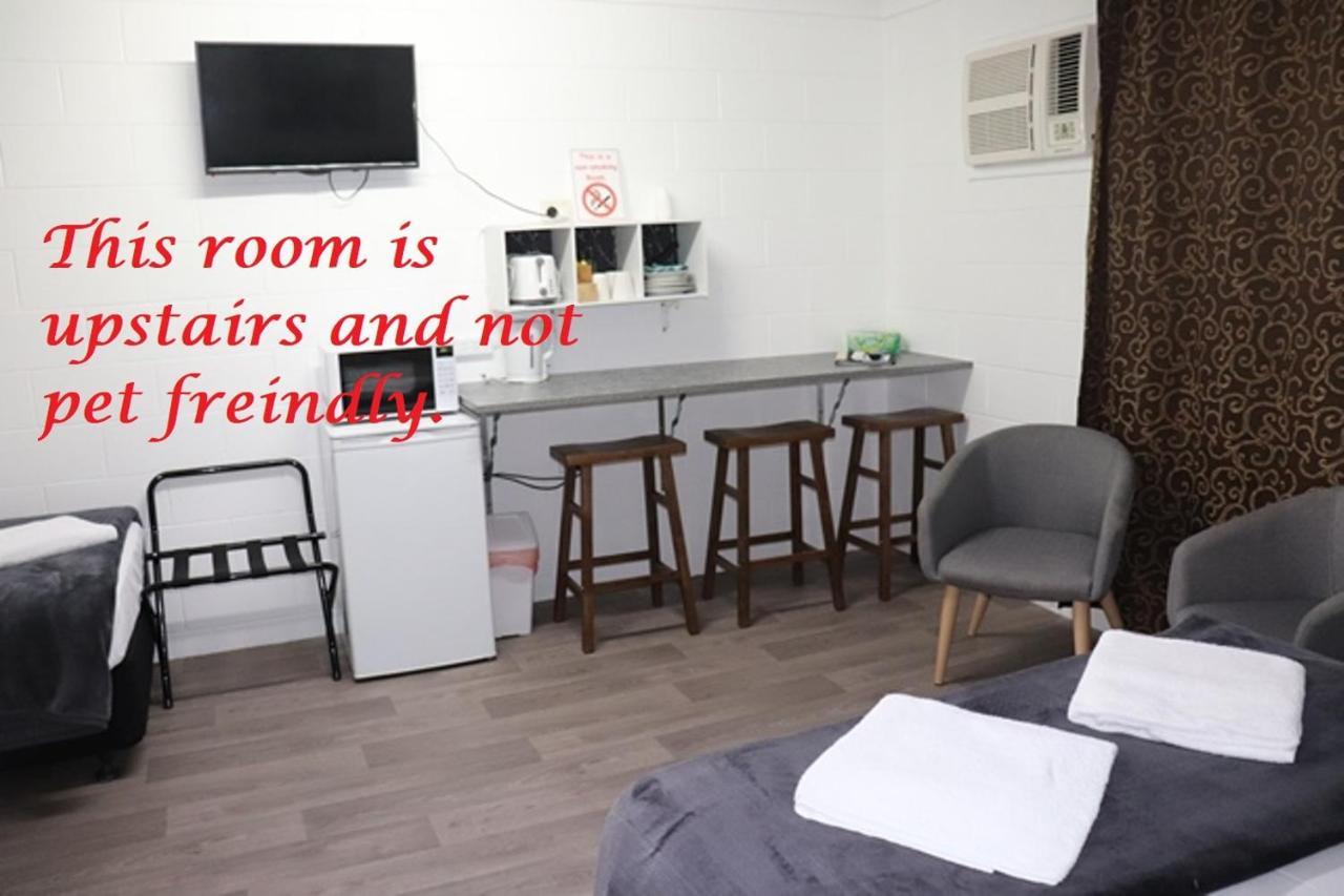 Spanish Lace Motor Inn Таунсвіль Екстер'єр фото