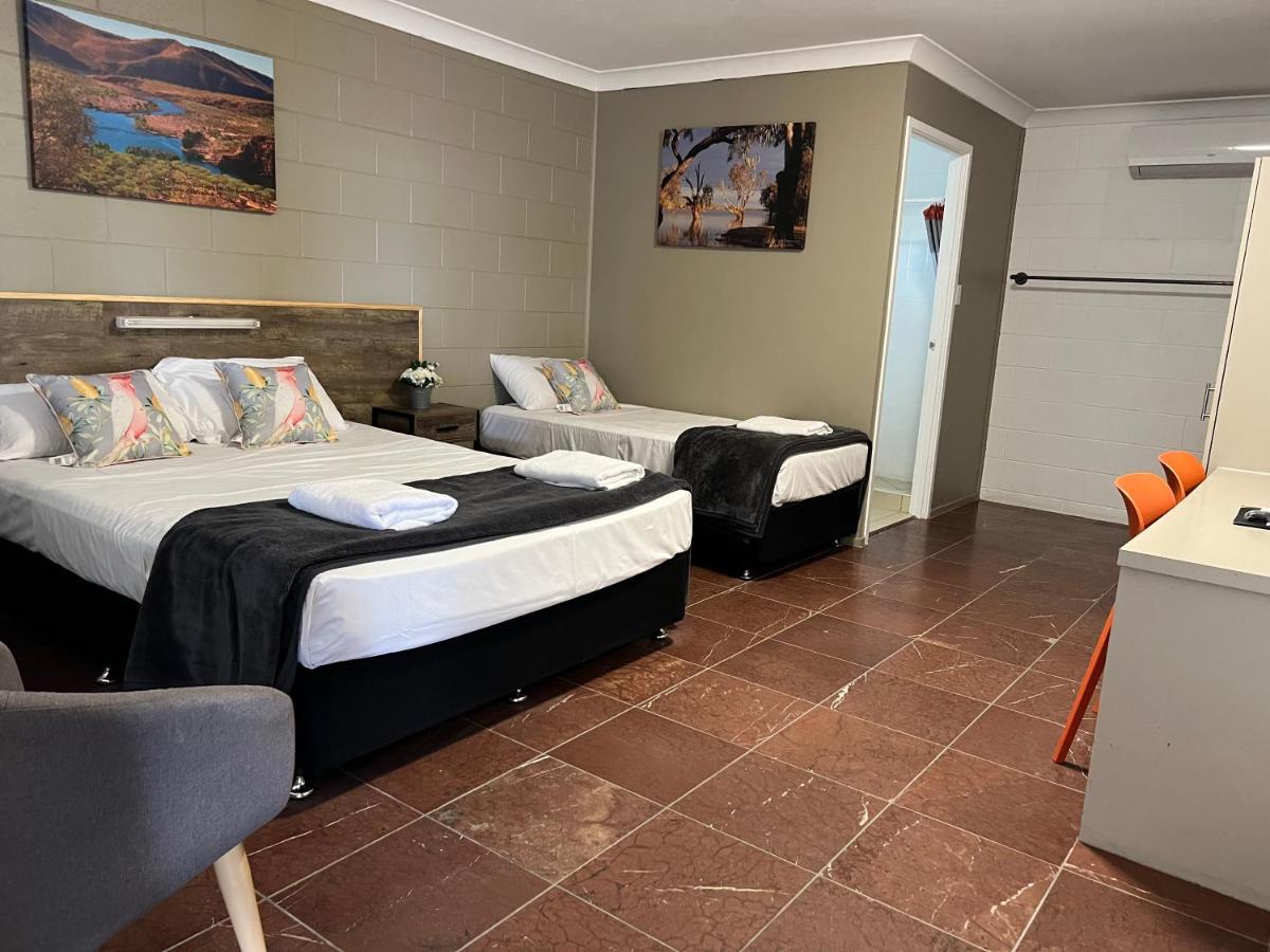 Spanish Lace Motor Inn Таунсвіль Екстер'єр фото