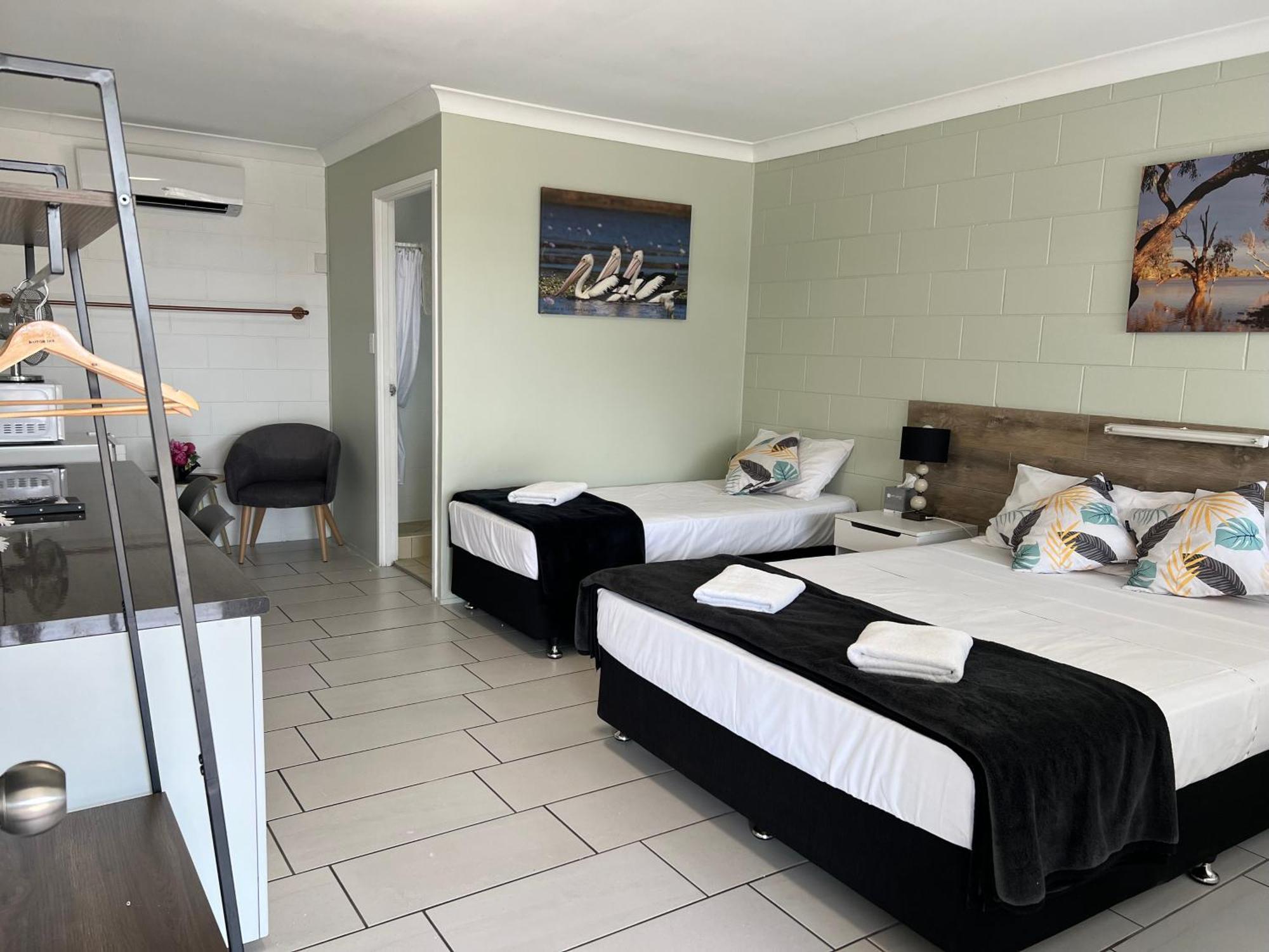 Spanish Lace Motor Inn Таунсвіль Екстер'єр фото