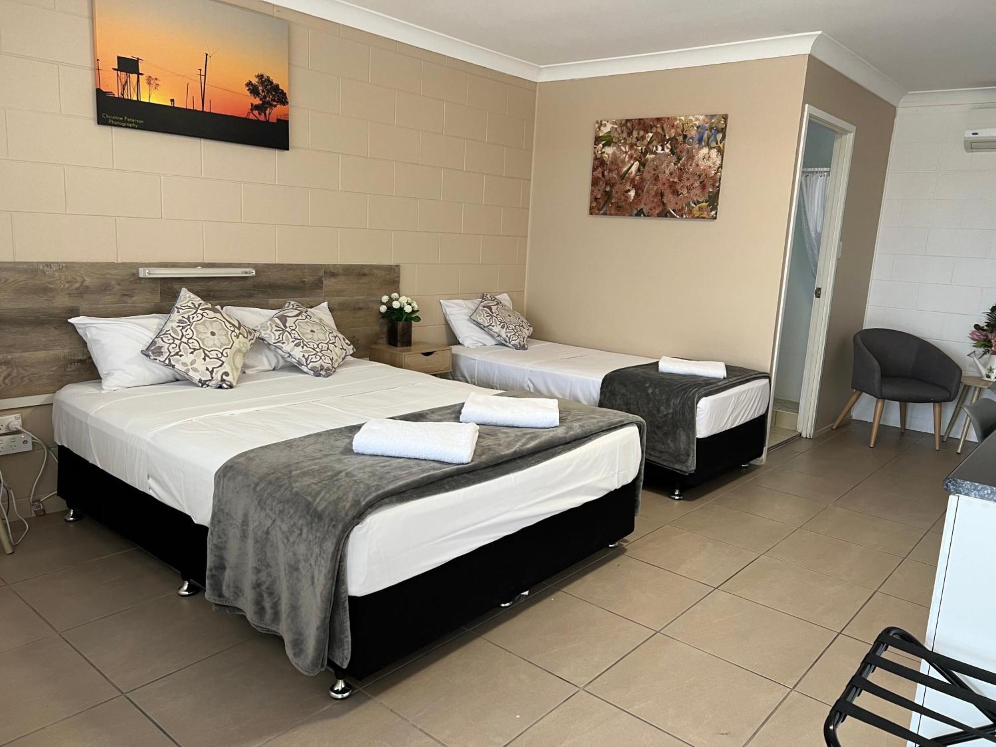 Spanish Lace Motor Inn Таунсвіль Екстер'єр фото