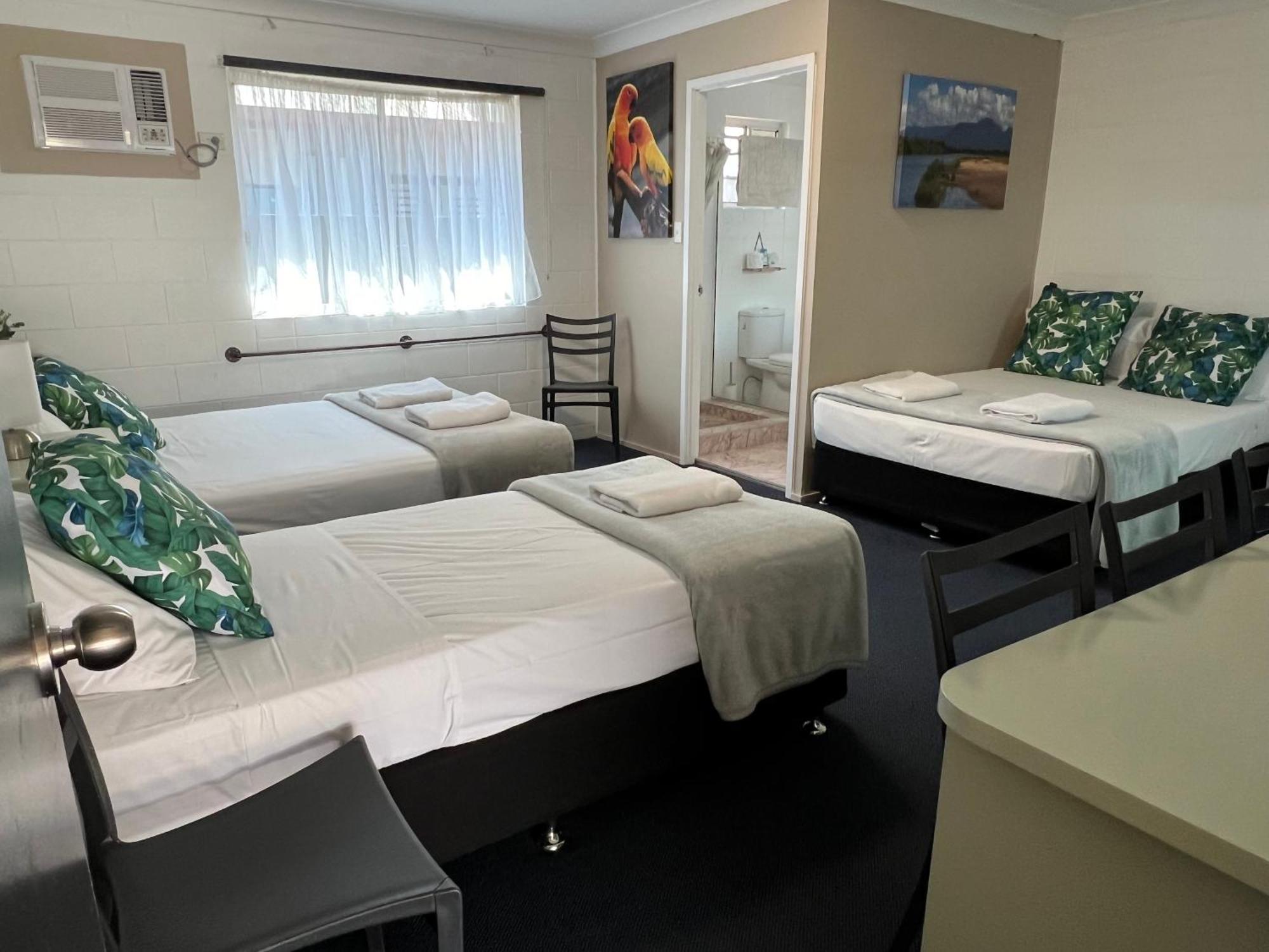 Spanish Lace Motor Inn Таунсвіль Екстер'єр фото