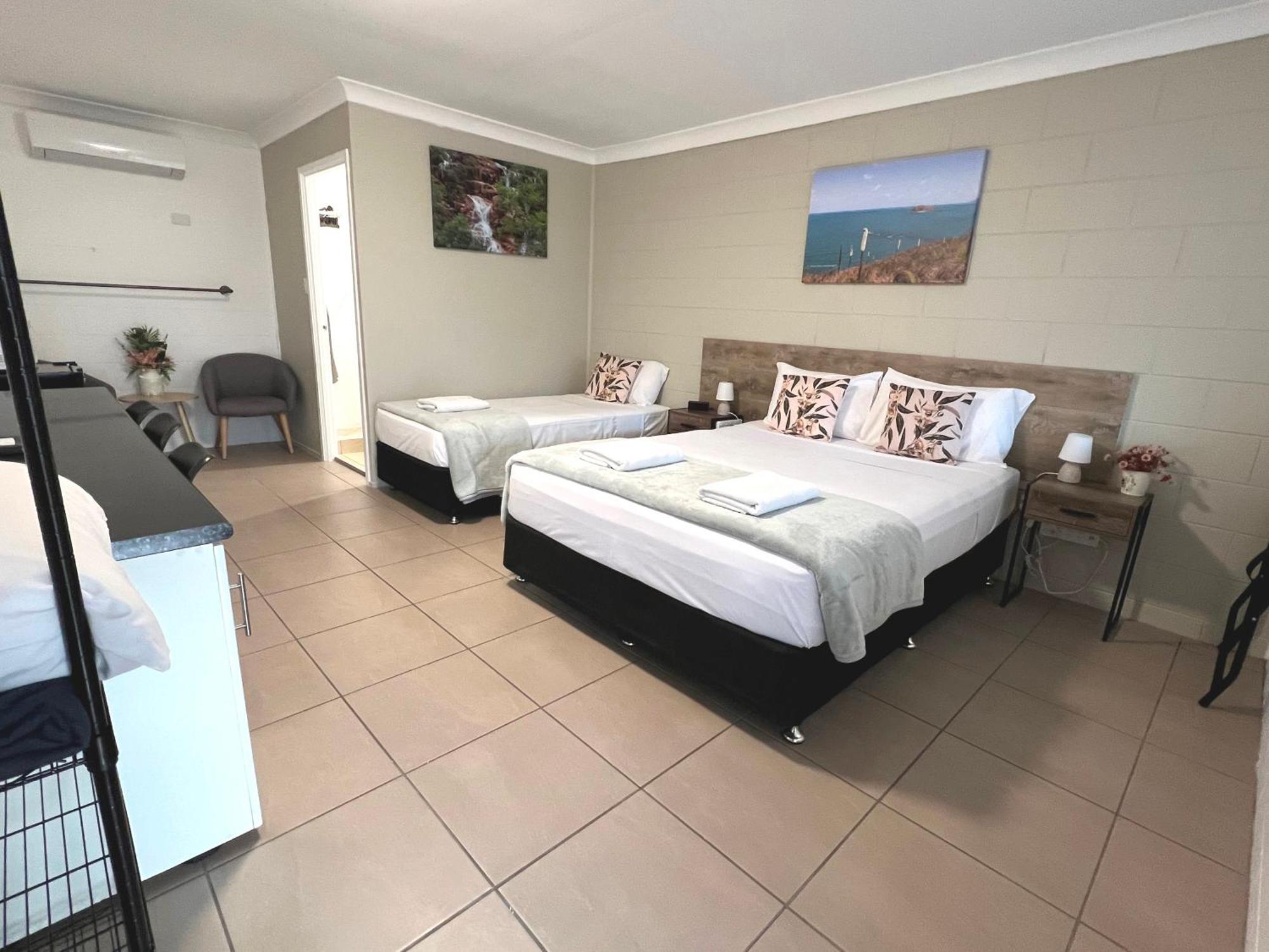 Spanish Lace Motor Inn Таунсвіль Екстер'єр фото