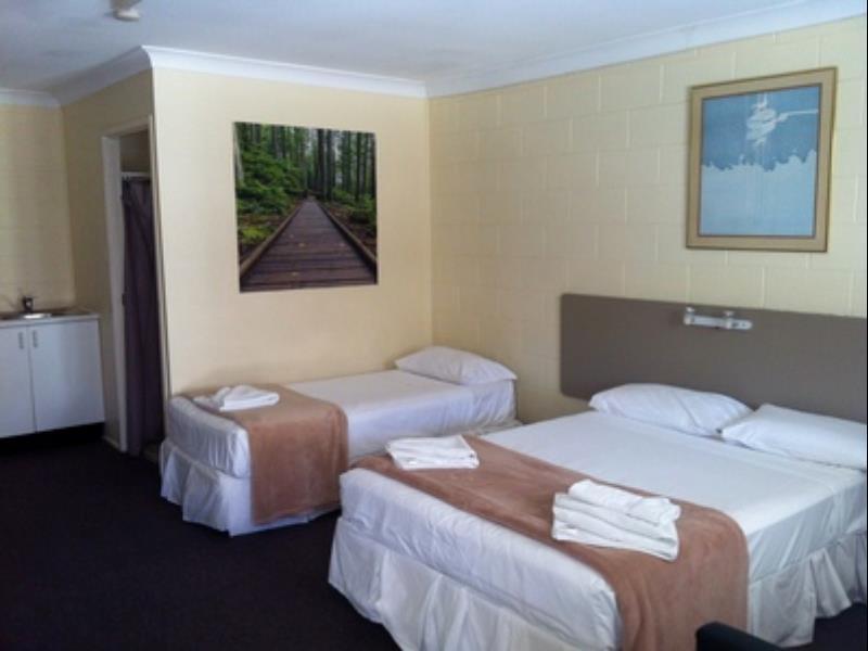 Spanish Lace Motor Inn Таунсвіль Екстер'єр фото